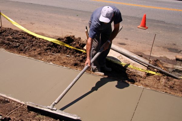 Sidewalk Cementing in Conway